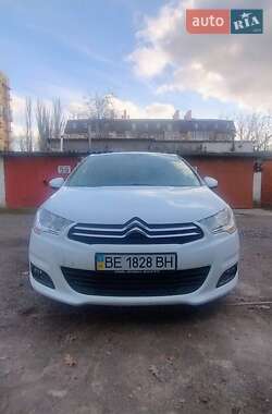 Хэтчбек Citroen C4 2013 в 