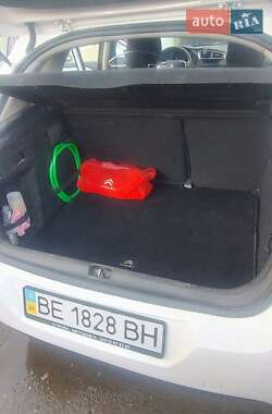 Хэтчбек Citroen C4 2013 в 