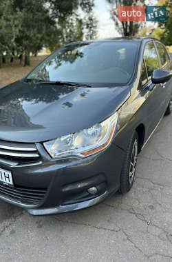 Хэтчбек Citroen C4 2012 в 