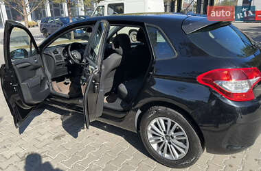 Хэтчбек Citroen C4 2010 в 