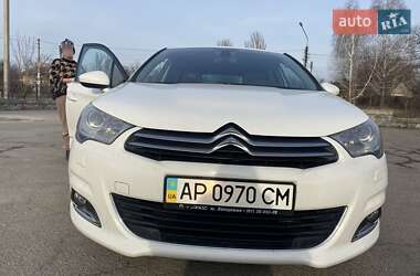 Хэтчбек Citroen C4 2013 в 