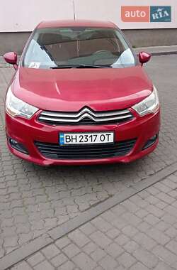 Хэтчбек Citroen C4 2012 в 