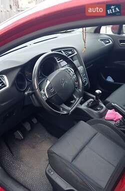Хэтчбек Citroen C4 2012 в 