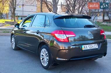 Хэтчбек Citroen C4 2012 в 