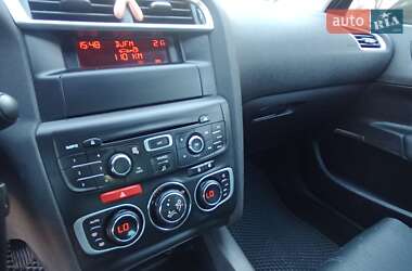 Хэтчбек Citroen C4 2012 в 