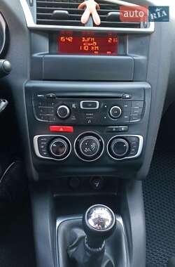 Хэтчбек Citroen C4 2012 в 