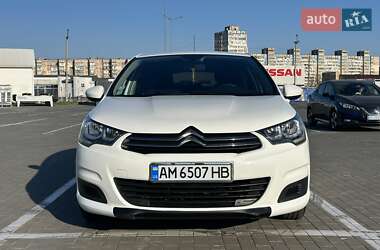 Хэтчбек Citroen C4 2016 в 
