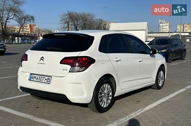 Хэтчбек Citroen C4 2016 в 