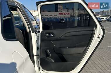 Хэтчбек Citroen C4 2016 в 