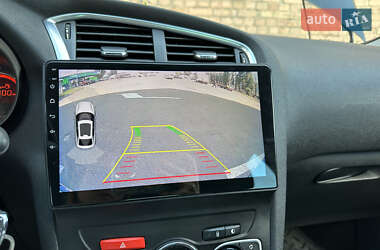 Хэтчбек Citroen C4 2013 в 