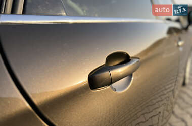 Хетчбек Citroen C4 2013 в 