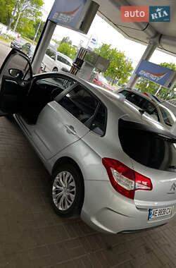 Хэтчбек Citroen C4 2014 в 