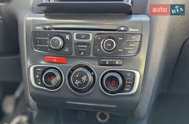 Хэтчбек Citroen C4 2012 в 