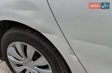 Хэтчбек Citroen C4 2013 в 
