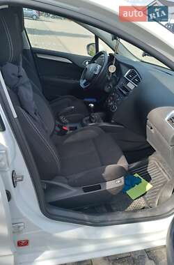 Хэтчбек Citroen C4 2016 в 