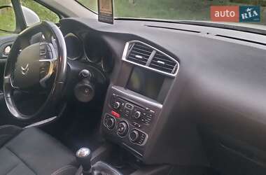 Хэтчбек Citroen C4 2012 в 