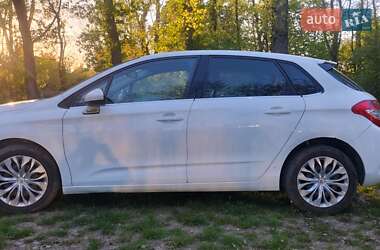 Хэтчбек Citroen C4 2012 в 