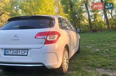 Хэтчбек Citroen C4 2012 в 