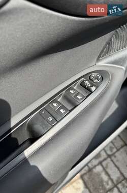 Хэтчбек Citroen C4 2012 в 