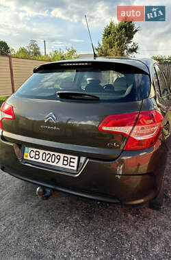 Хэтчбек Citroen C4 2013 в 