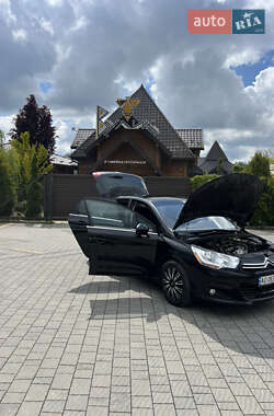 Хэтчбек Citroen C4 2012 в 