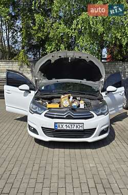 Хетчбек Citroen C4 2016 в 