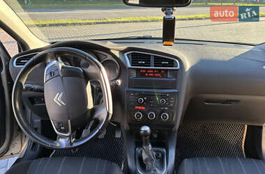 Хэтчбек Citroen C4 2012 в 