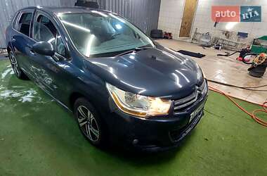 Хэтчбек Citroen C4 2012 в 