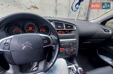Хэтчбек Citroen C4 2012 в 