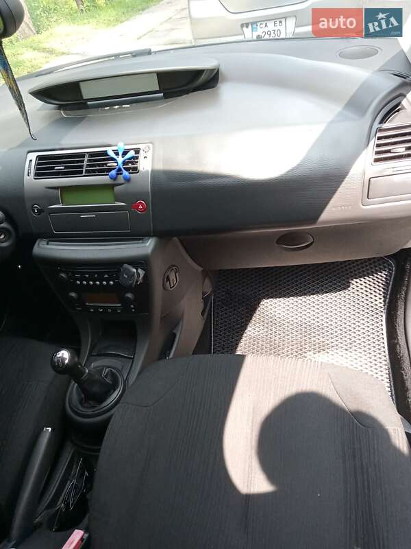 Хетчбек Citroen C4 2010 в Черкасах
