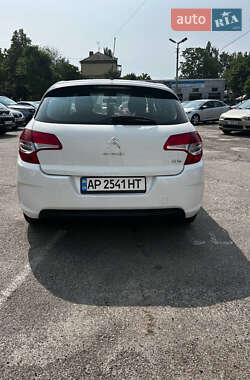 Хэтчбек Citroen C4 2013 в 