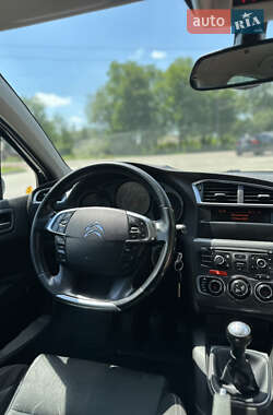 Хэтчбек Citroen C4 2012 в 