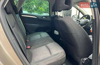 Хэтчбек Citroen C4 2011 в 