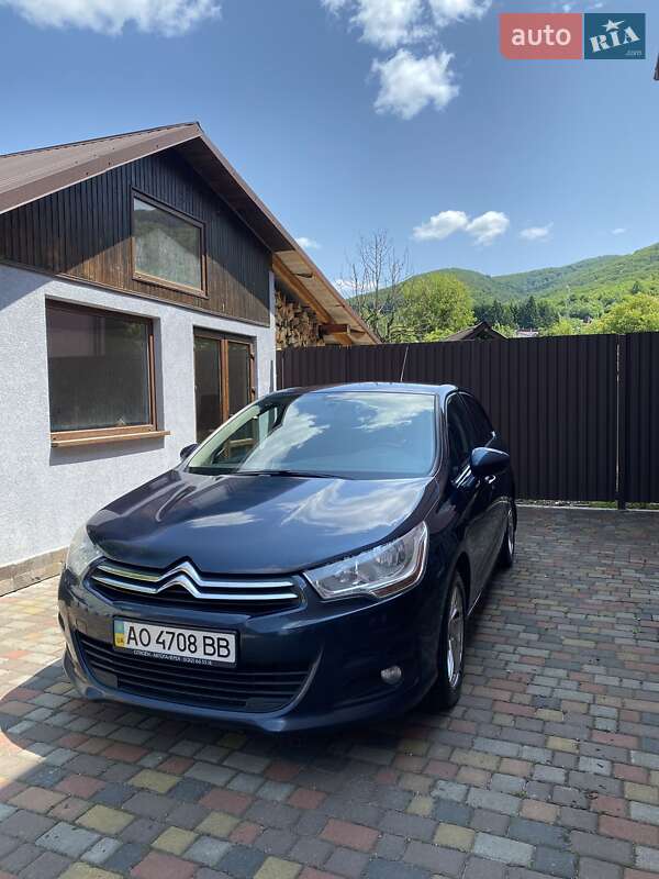 Хетчбек Citroen C4 2012 в Поляні