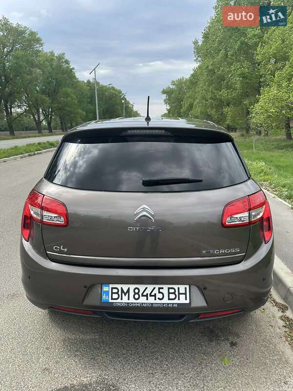 Хетчбек Citroen C4 2012 в Ромнах