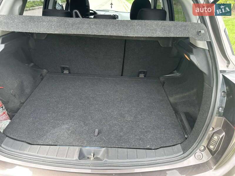 Хетчбек Citroen C4 2012 в Ромнах