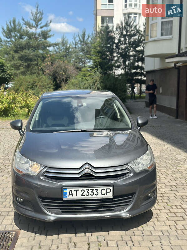 Хэтчбек Citroen C4 2015 в Ивано-Франковске