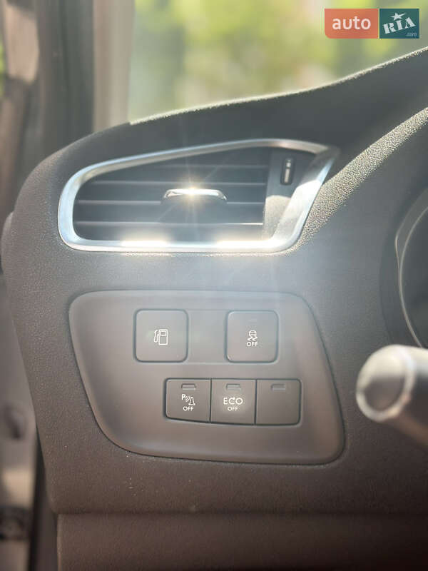 Хэтчбек Citroen C4 2015 в Ивано-Франковске