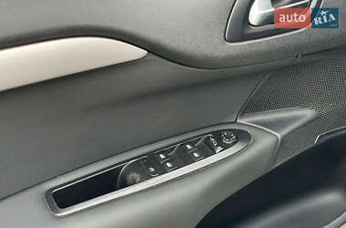 Хэтчбек Citroen C4 2013 в 