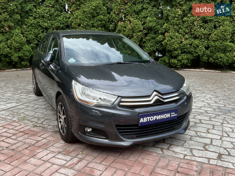 Хэтчбек Citroen C4 2013 в 