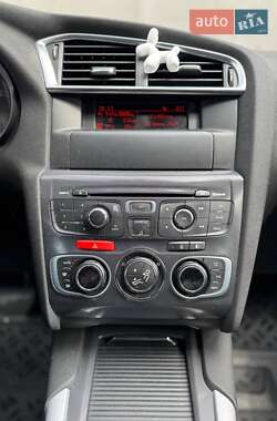 Хэтчбек Citroen C4 2013 в 
