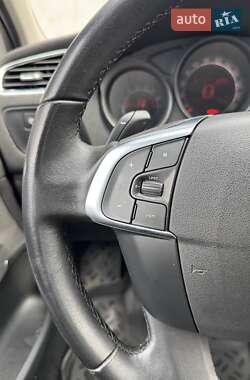Хэтчбек Citroen C4 2013 в 