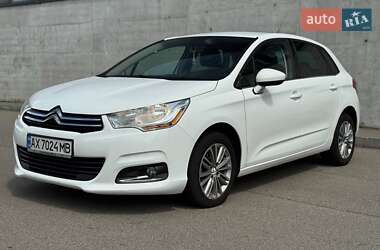 Хэтчбек Citroen C4 2013 в 