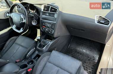 Хэтчбек Citroen C4 2012 в 