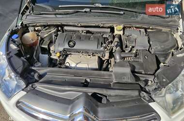 Хэтчбек Citroen C4 2013 в 