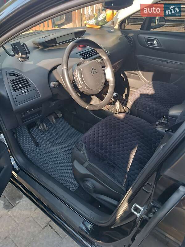 Хэтчбек Citroen C4 2008 в Млинове