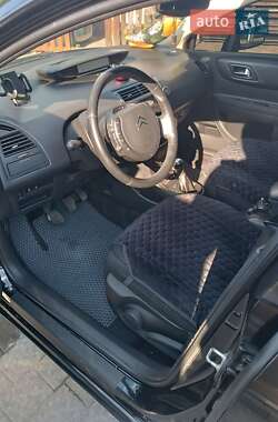 Хэтчбек Citroen C4 2008 в 
