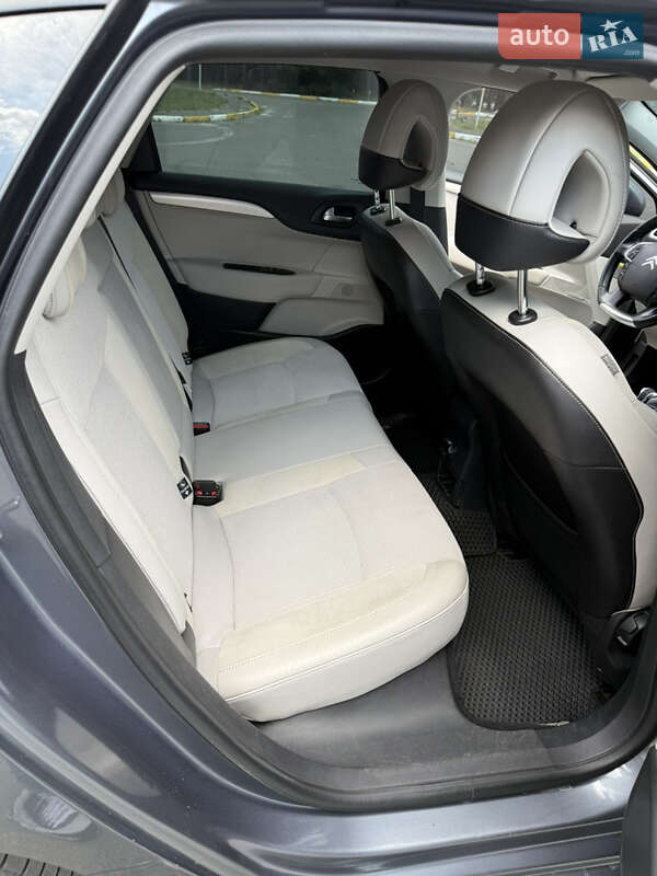 Хетчбек Citroen C4 2011 в Ірпені