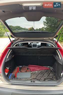 Хэтчбек Citroen C4 2010 в 