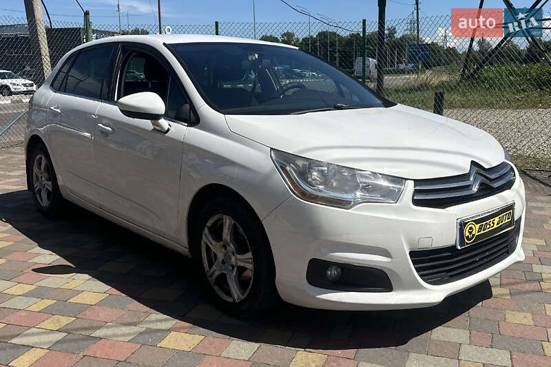 Хэтчбек Citroen C4 2012 в 